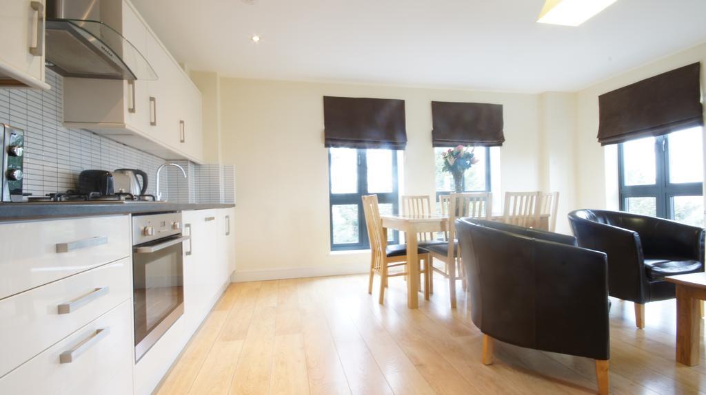 Lodge Drive Serviced Apartments Enfield Buitenkant foto