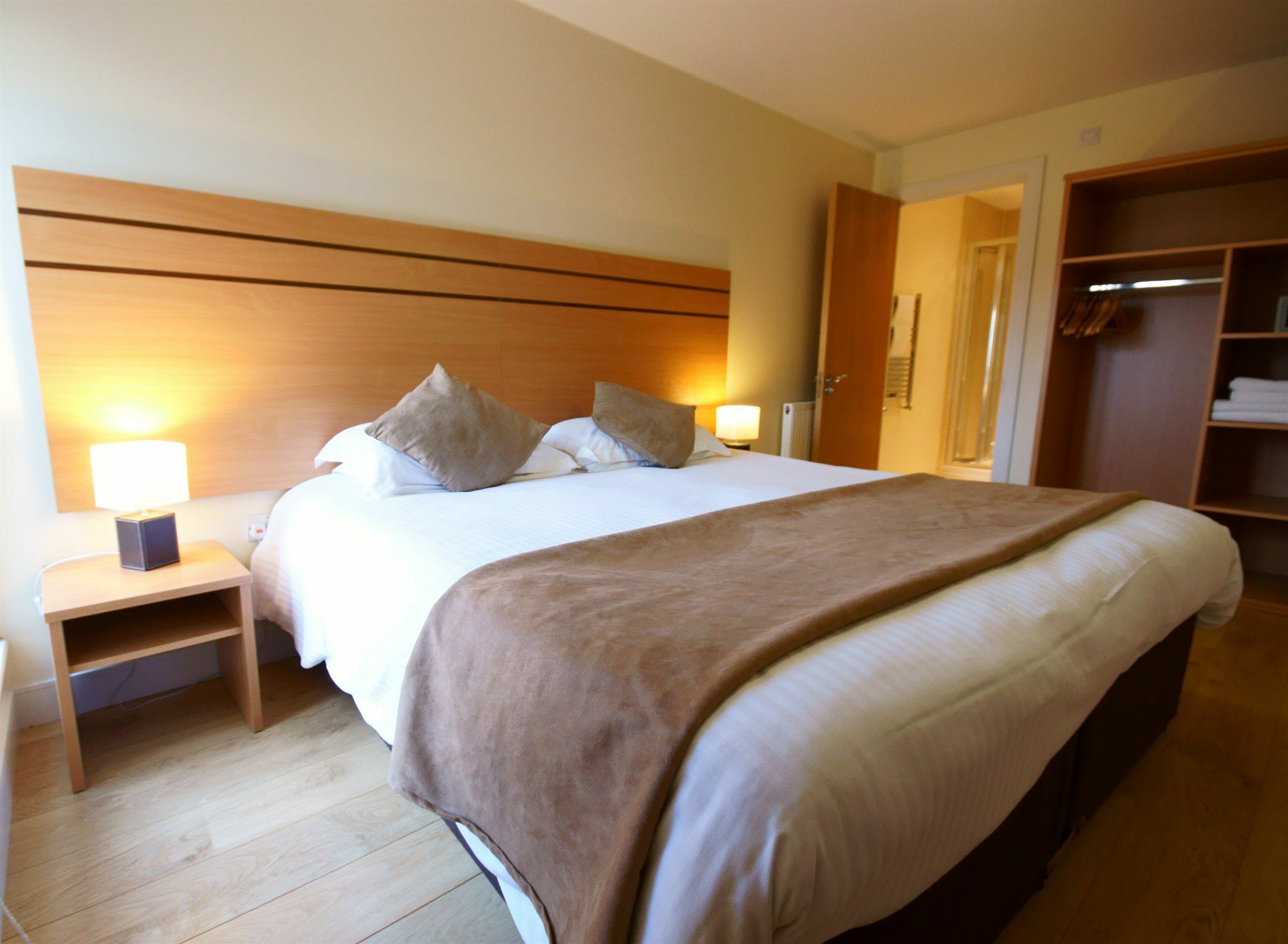 Lodge Drive Serviced Apartments Enfield Buitenkant foto