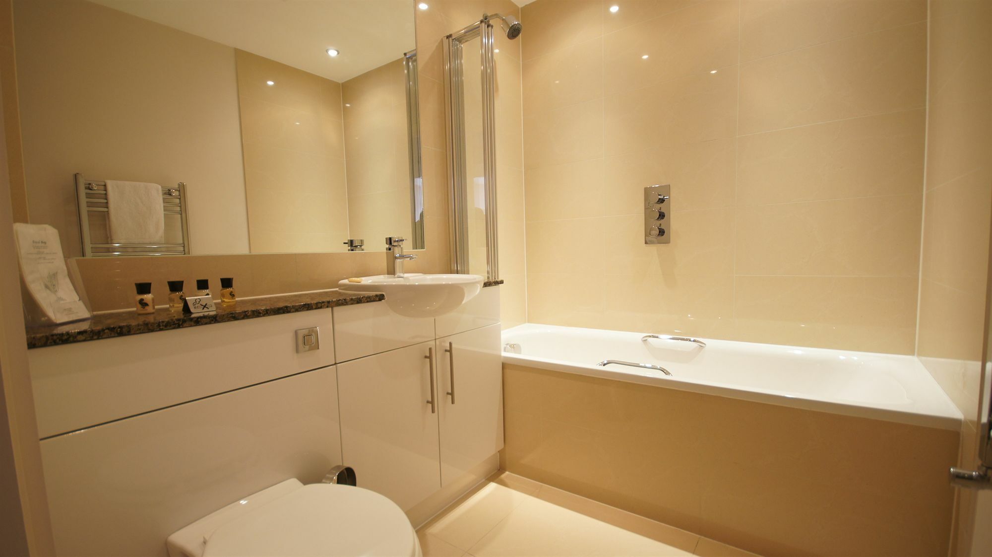 Lodge Drive Serviced Apartments Enfield Buitenkant foto
