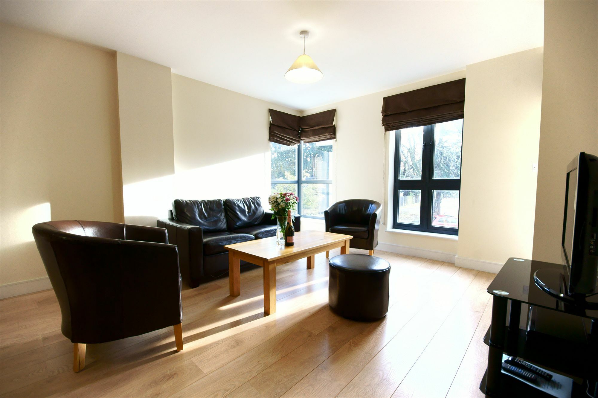 Lodge Drive Serviced Apartments Enfield Buitenkant foto